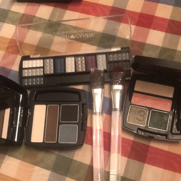 Makeup ❤️Candy, plus two brushes - Picture 2 of 2